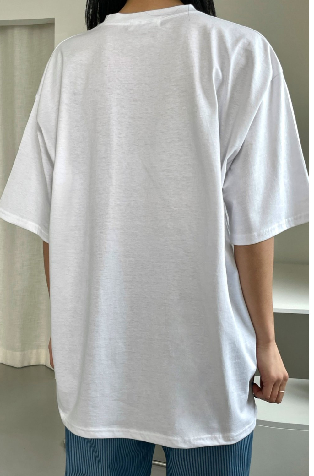 반팔 티셔츠 모델 착용 이미지-S1L18